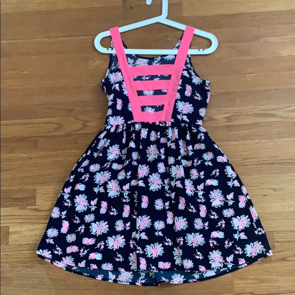 Dress - Picture 2 of 2